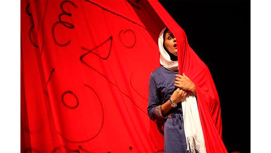 نمایشگاه «باروت در دل نمایش» مجید جمشیدی در تئاتر شهر