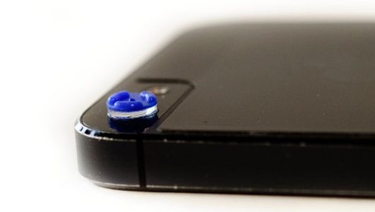 لنز کوچکی که گوشی هوشمند شما را به میکروسکوپ تبدیل می‌کند