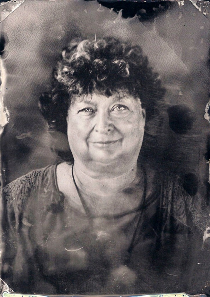 مادر - فلورا مزاروس