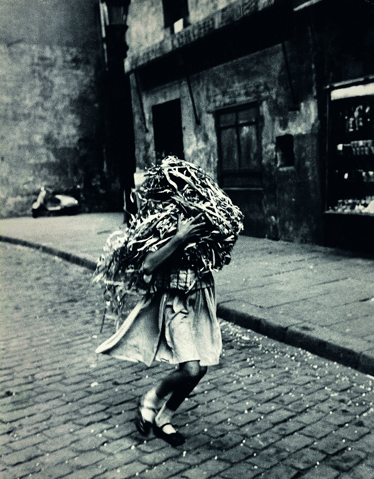 یک عکس از مجموعه «مردم در خیابان» اثر خوان کولو (۱۹۵۸-۱۹۶۴)