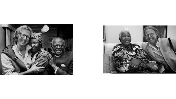 تصویر راست: دیوید ترنلی (عکاس) همراه با ماندلا در خانه‌اش - سال ۲۰۰۷ تصویر چپ: ترنلی همراه با وینی ماندلا و اسقف دزموند توتو در خانه ماندلا در سووتو - سال ۱۹۸۵<br /><br /><br /><br /><br>
